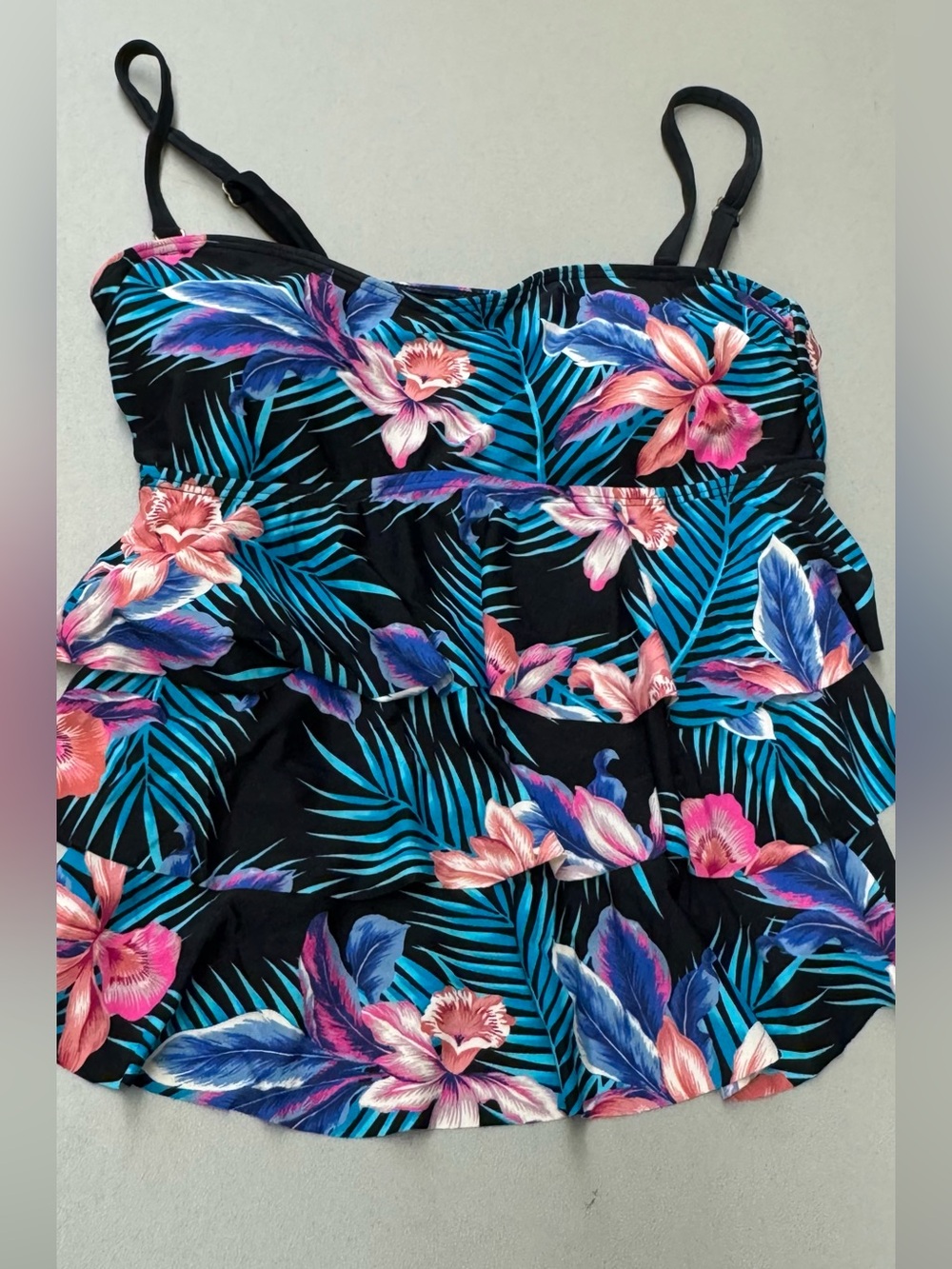Woman’s Plus Size Black Tropical Beach Pool Floral Swimsuit Top